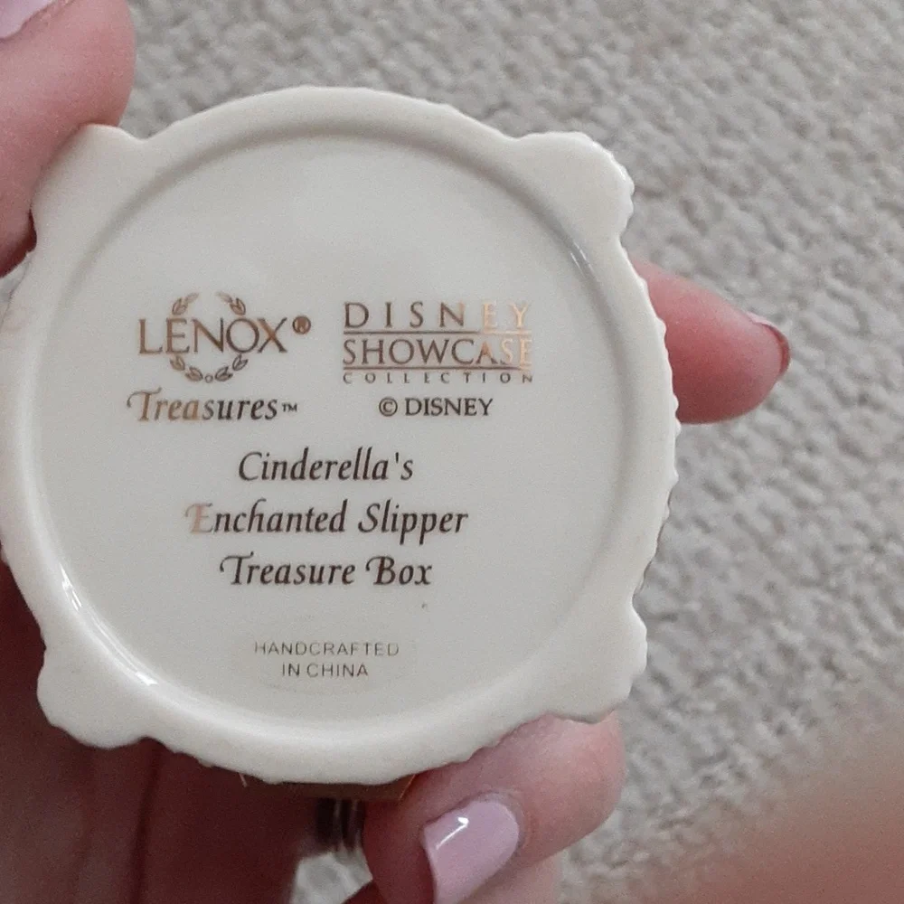 Euc! 💍Lenox x Disney - Picture 2 of 6